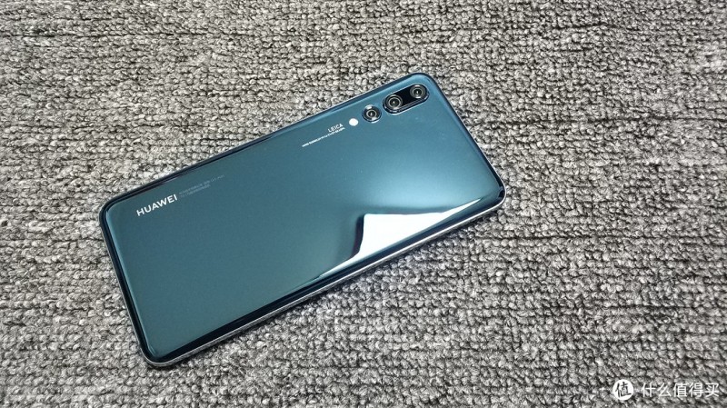 买相机送手机？—HUAWEI 华为 P20 pro 宝石蓝 智能手机 开箱及使用体验