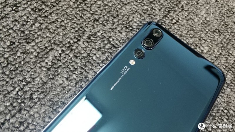 买相机送手机？—HUAWEI 华为 P20 pro 宝石蓝 智能手机 开箱及使用体验