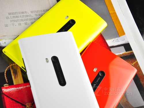 WP8旗舰触底价 诺基亚920降回至3K以内 