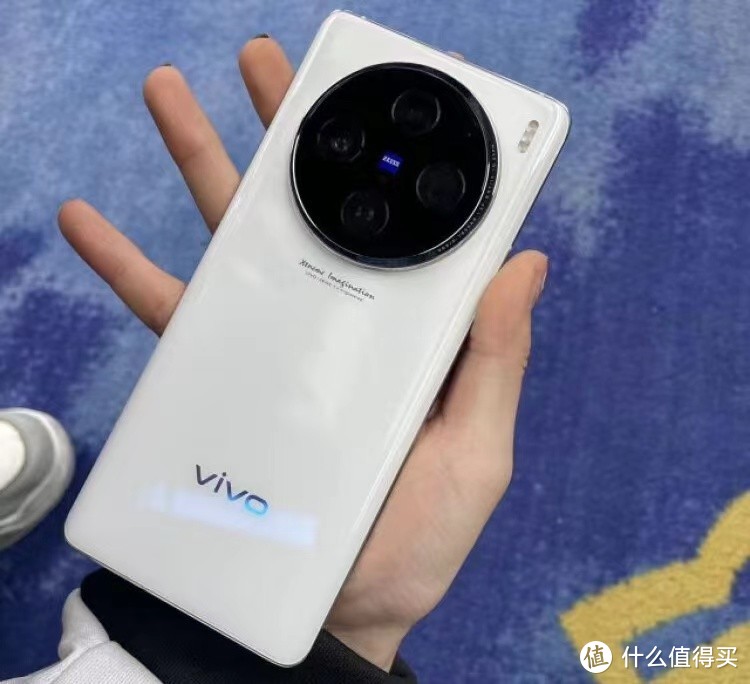 16GB+512GB跌至3558元，天玑9300+100倍变焦，vivo旗舰售价再创新低