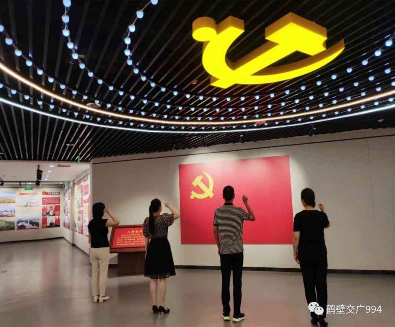 广播新风：电台创意无限，引领声音革命